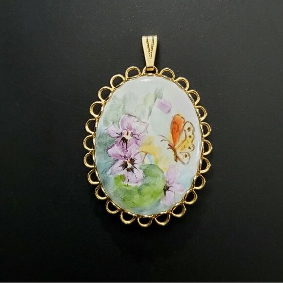 OOAK‎ ANTIQUE HANDPAINTED PORCELAIN PENDANT BROOCH PIN  1.75 x 1.3/8" INCHES - Picture 2 of 9
